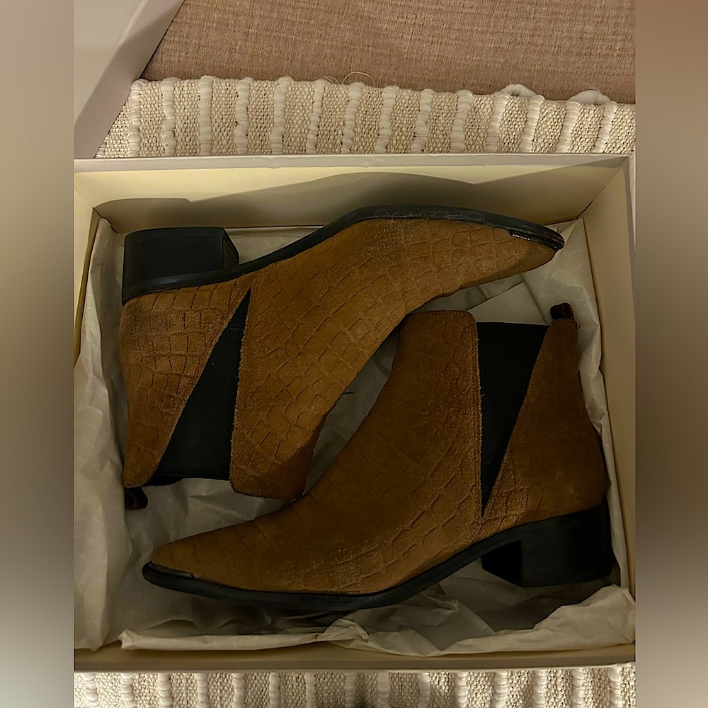 Marc Fisher Pointed Toe Booties - Size 8.5